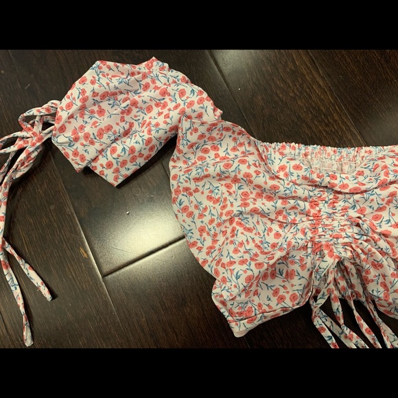 2 crop top + matching skirt sets - Picture 9 of 9